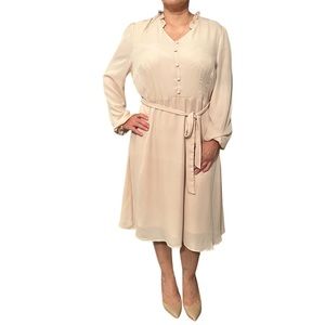 Pretty midi dress in nude!